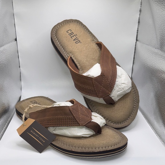 Crevo Men's Tan and Brown Flip-Flops NWT SZ 9 Memory Foam - Picture 1 of 5